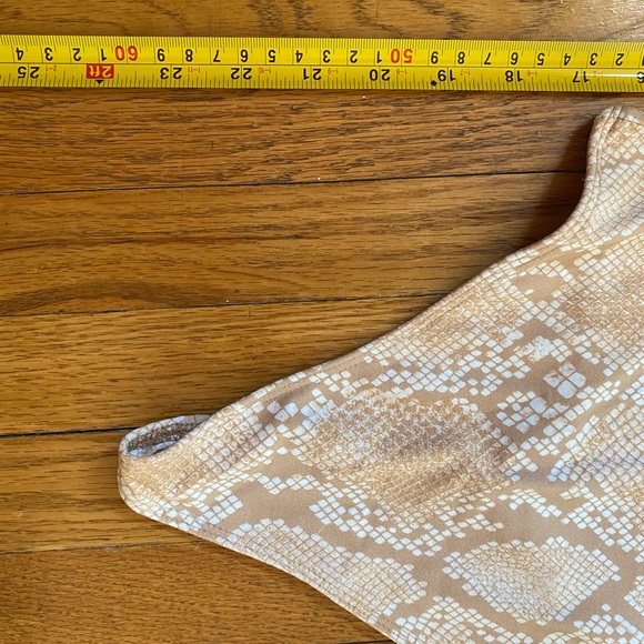 Baton (Aritzia) Irwin Contour Bodysuit - Picture 6 of 7